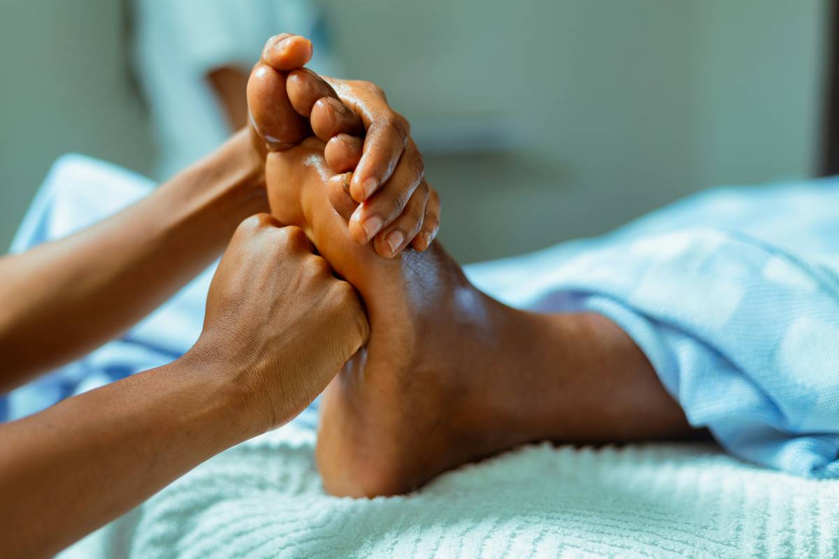Foot Scrubber Dead Skin Remover: 7 Proven Tips to Avoid Painful Cracks and Calluses